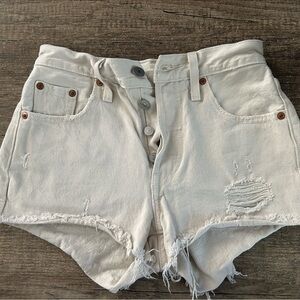 Levi’s off-white Women's Jean Shorts